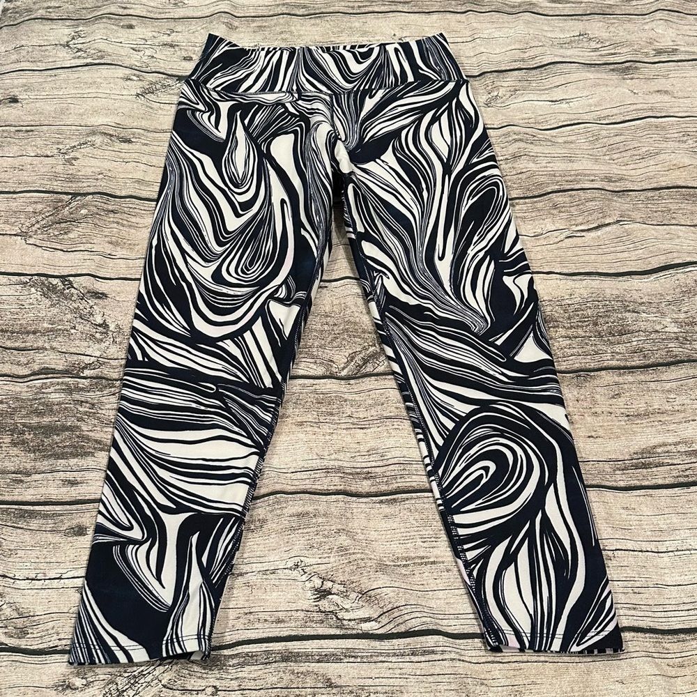 Sage Collective High Rise Leggings In White and Navy with Abstract Print; Large
